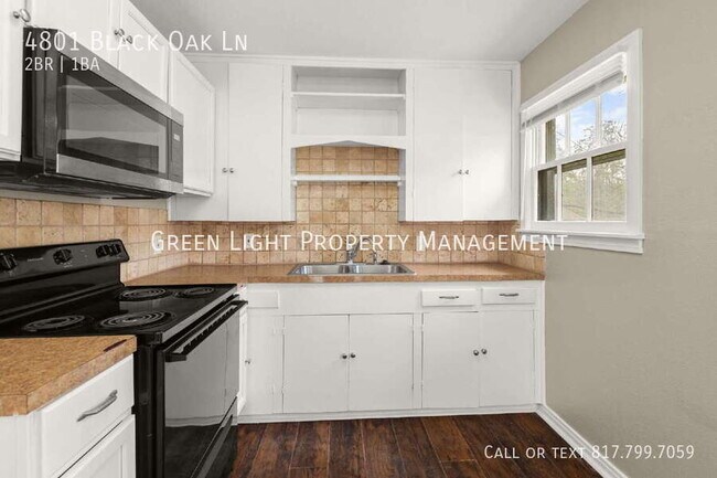 Building Photo - 4801 Black Oak Ln