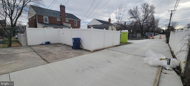 Building Photo - 6518 Belle Vista Ave