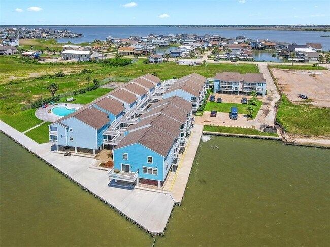 Building Photo - 500 Tiki Dr