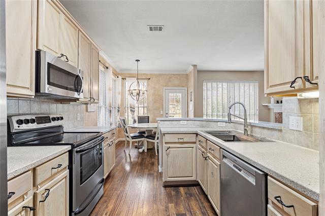 Building Photo - 3813 Oak Leaf Ln