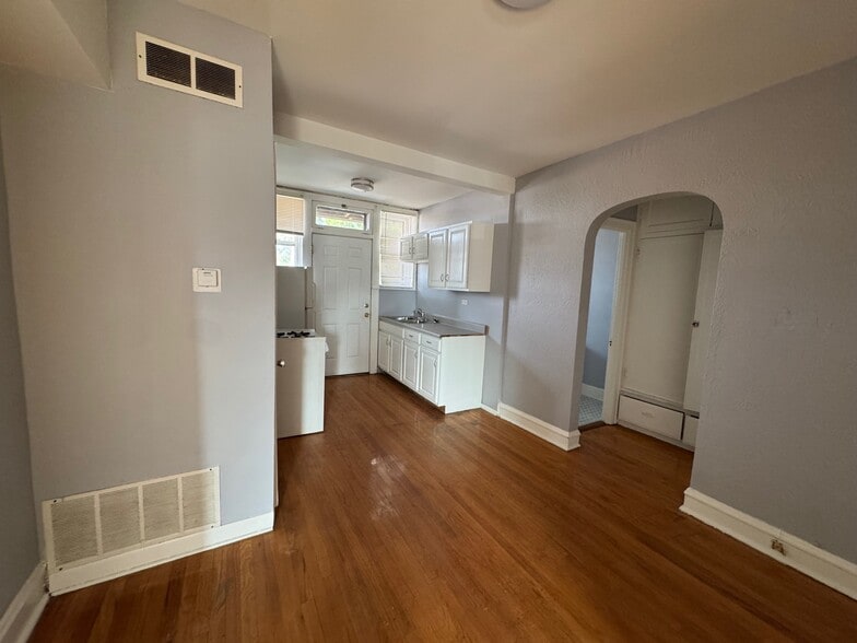 Primary Photo - 7125 Stanley Ave