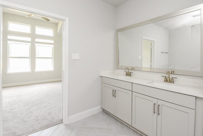 Building Photo - 2323 Birch View Ln