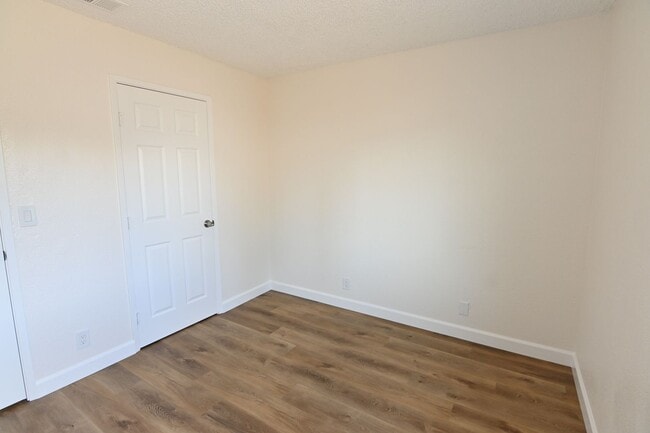 Building Photo - 1227 Spokane Dr