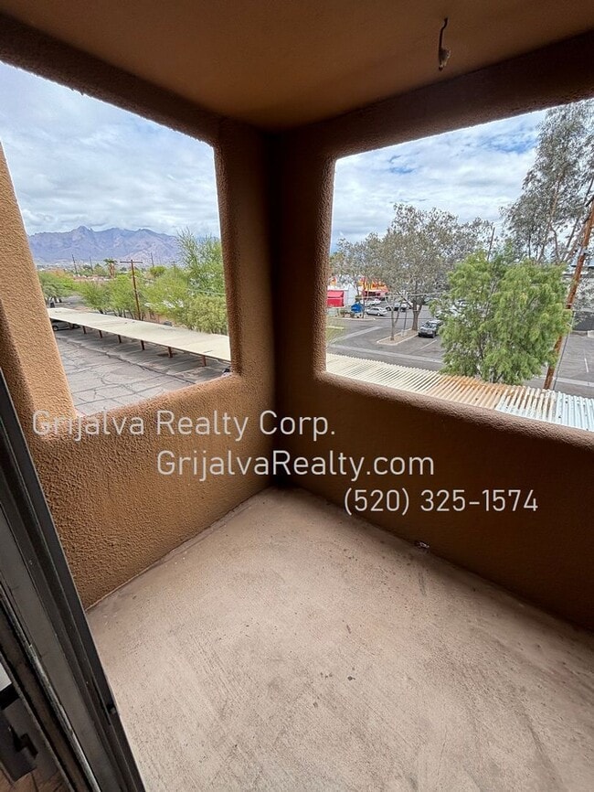 Building Photo - Beautiful 2 Bedroom, 2 Bath Condo for Rent...