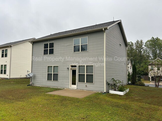 Building Photo - 238 Lynn Dr