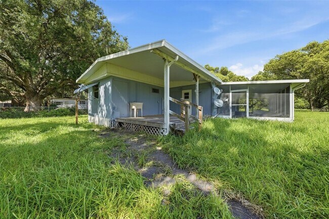 Building Photo - 1096 Navajo Dr