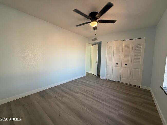 Building Photo - 1449 E McNair Dr