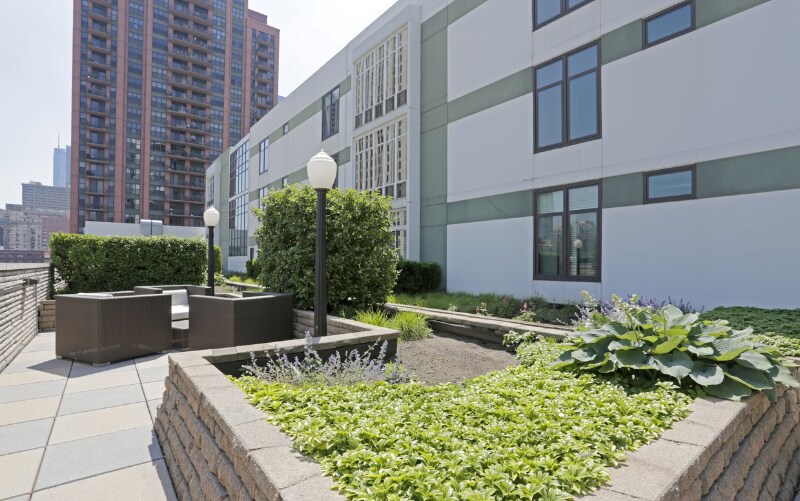 Building Photo - 699 W Wayman St