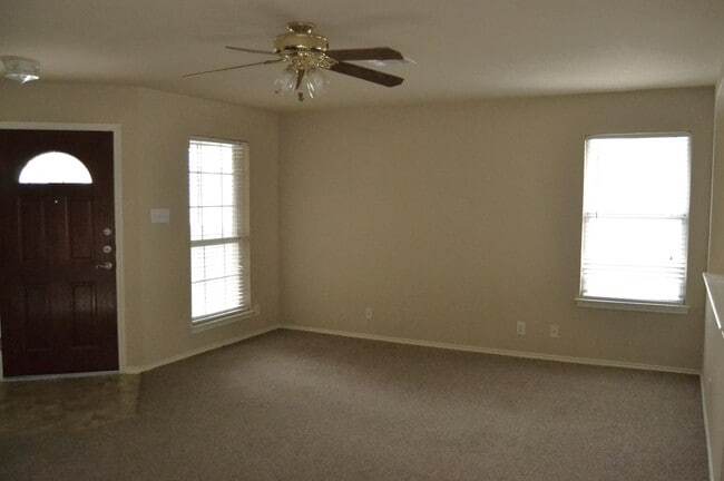 Building Photo - 306 Bright Chase