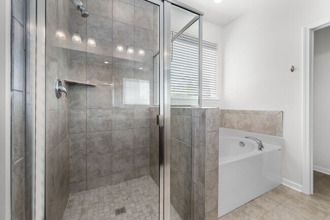 Building Photo - 1011 Alta Vis Ln