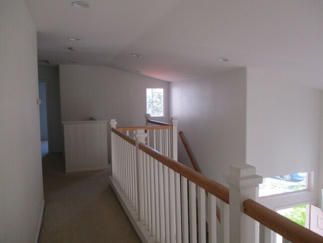 Building Photo - Desirable & spacious Sabre Springs 5 bedro...