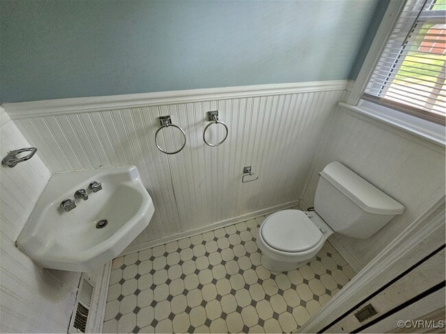 Building Photo - 6947 Montauk Dr