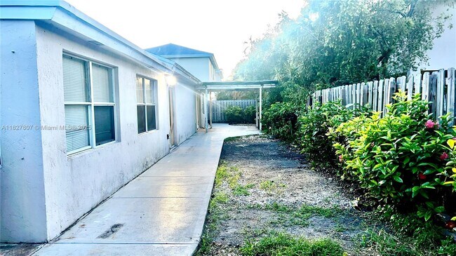 Building Photo - 11847 SW 102nd St