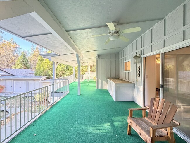 Building Photo - Perfect Long Term Home Close to Town