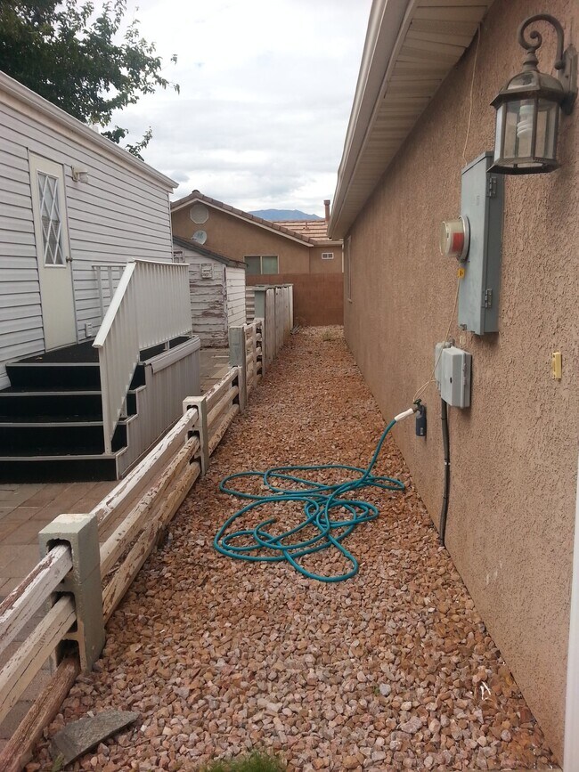 Building Photo - 73 Pheasant Dr