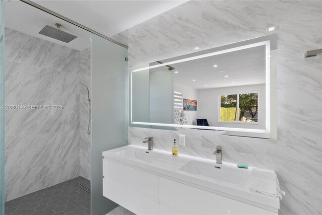 Building Photo - 13815 SW 38th St