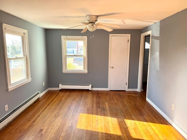 Building Photo - 482 Ash Dr