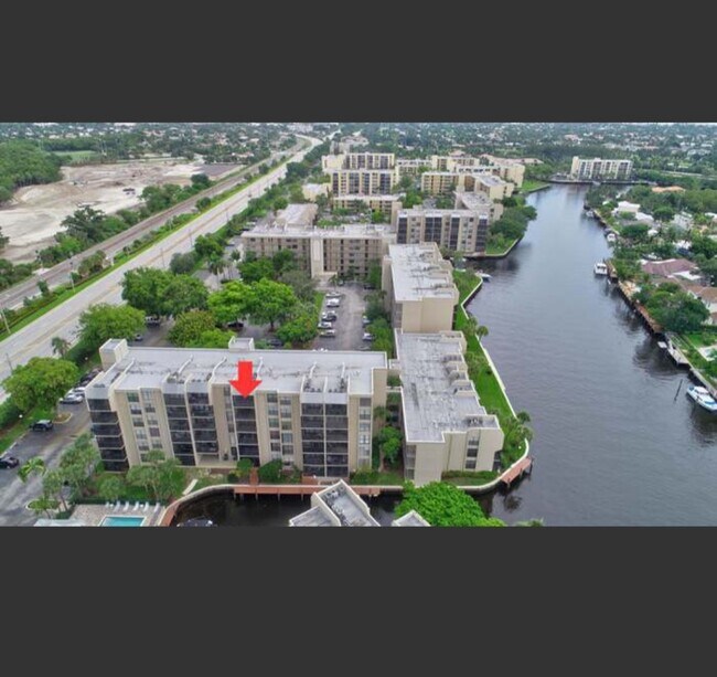 Building Photo - 20 Royal Palm Way