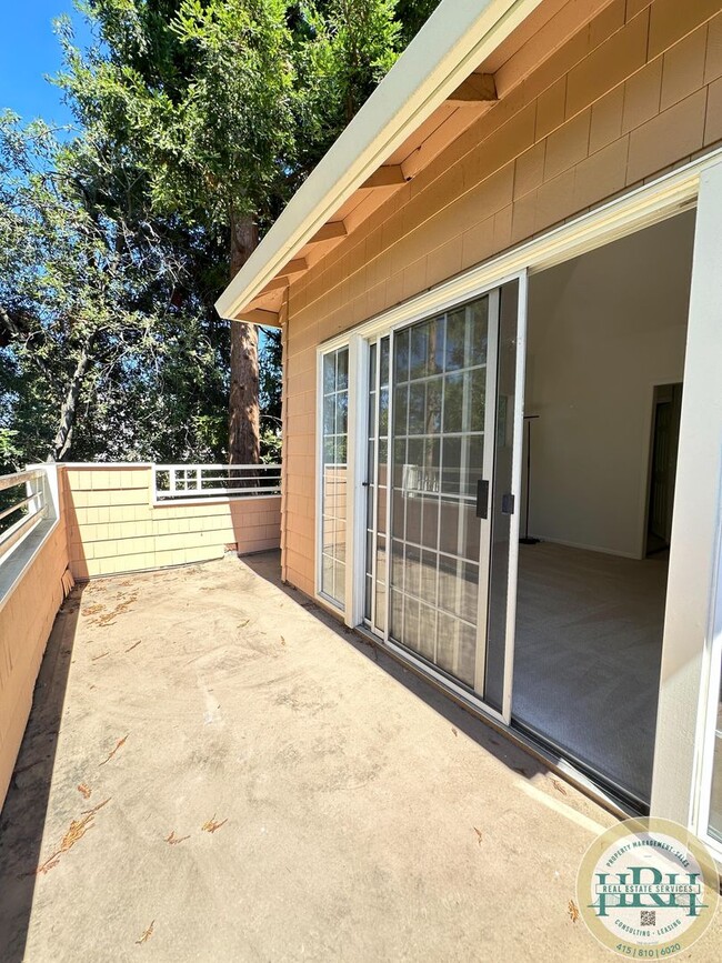 Building Photo - Charming 3BR|2.5BA Palo Alto Townhome – Pr...