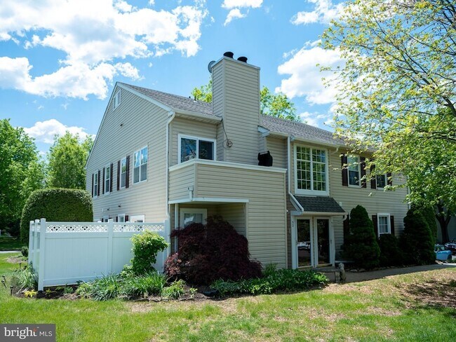 Building Photo - 51 Meadow Ln