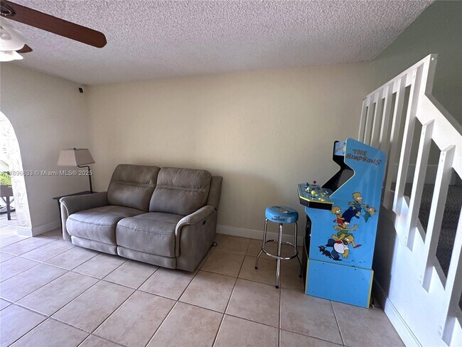 Building Photo - 3730 Alcantara Ave