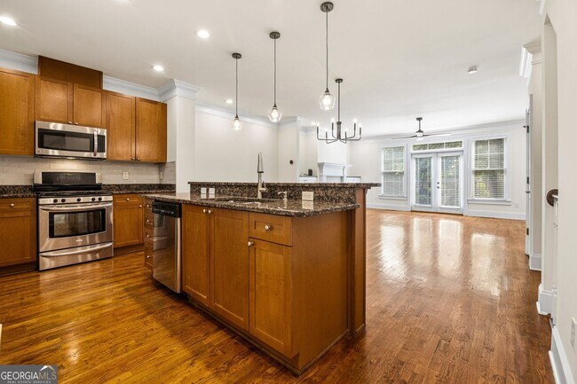 Building Photo - 213 Knob Hills Cir