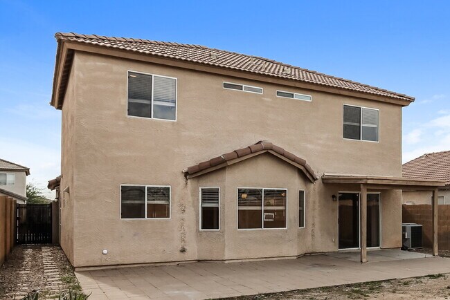 Building Photo - 12422 W Sharon Dr