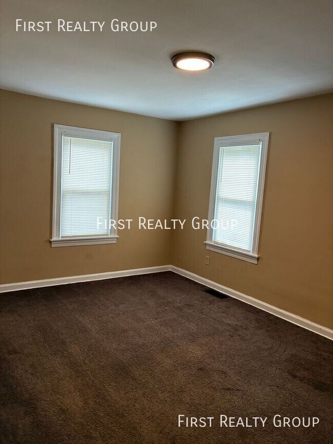 Building Photo - 5290 Derby Rd