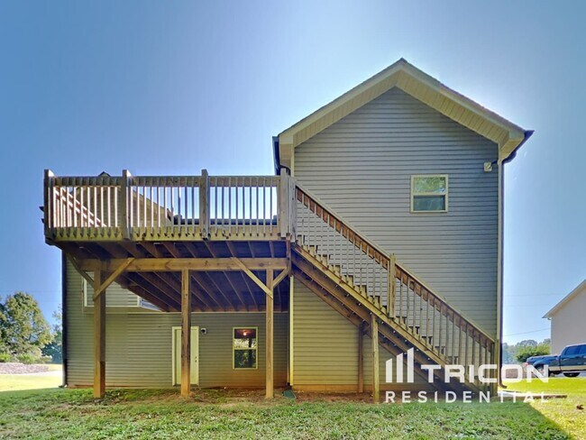 Building Photo - 124 Kings Crossing Ct