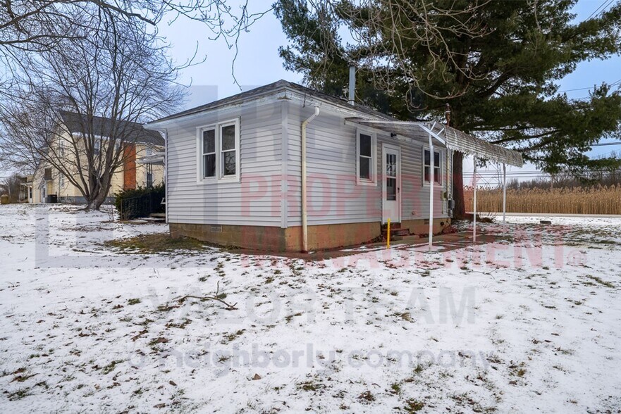 Building Photo - 5066 Newton Falls Rd