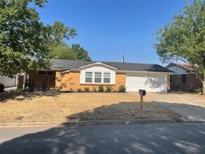 Building Photo - 3 BR/2BA |  Renovated Single Family Home |   2-car garage | Fenced backyard!