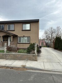 Building Photo - 320/322 Casey Ave*