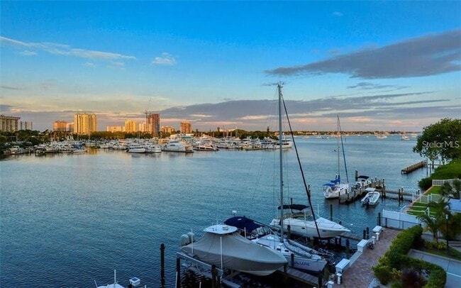 Building Photo - 650 Golden Gate Point