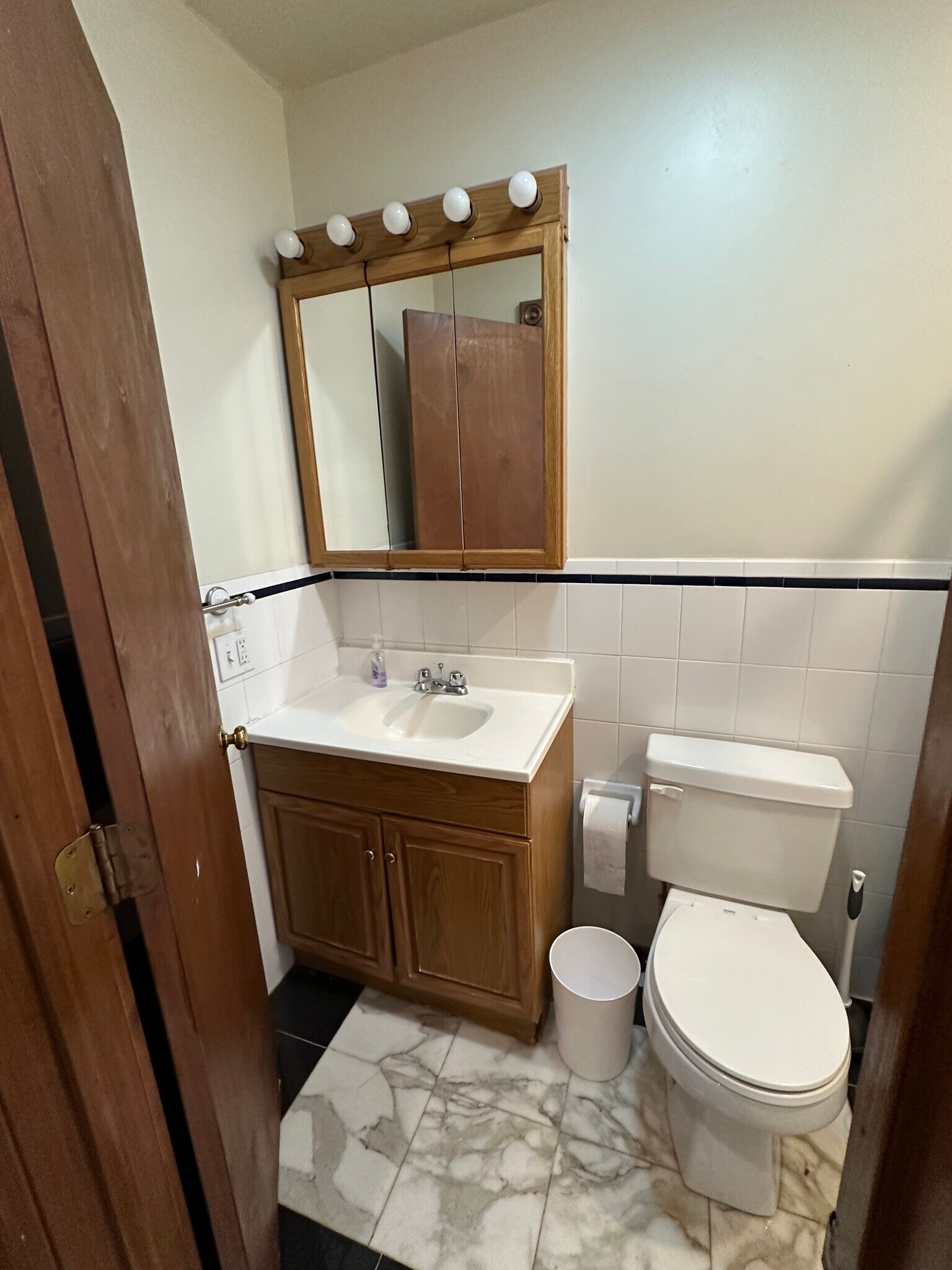 Building Photo - 52 Babcock St