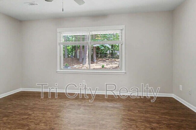Building Photo - 317 Summer Pl