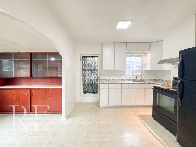 Building Photo - Charming Bremerton Rambler with Classic Warmth and Modern Comforts