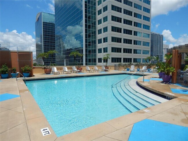 Building Photo - 322 E Central Blvd