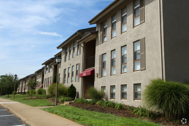 Building Photo - The Commons at Cowan Boulevard