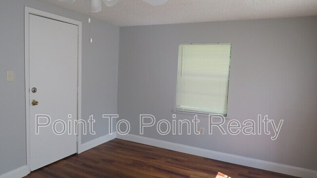 Building Photo - 5347 Baycrest Rd