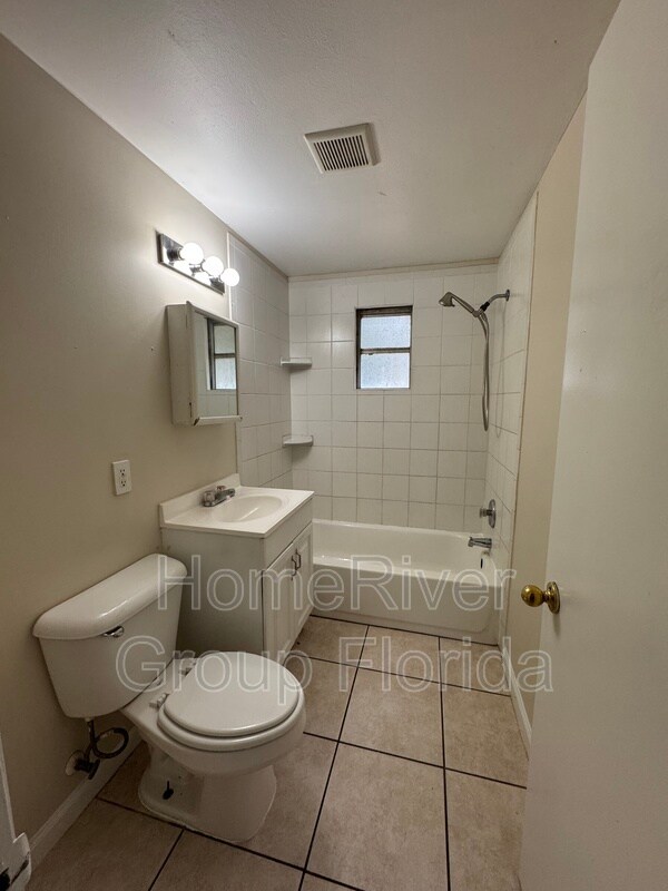 Building Photo - 4450 Englewood Ave