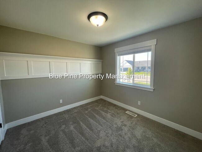 Building Photo - 1507 47th St