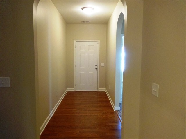 Building Photo - 515 Crossland Dr