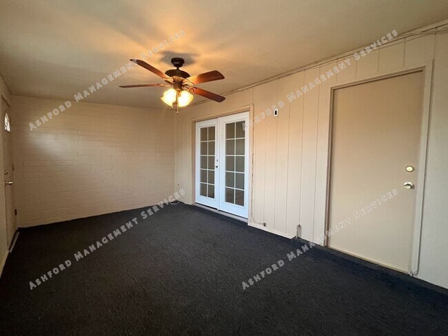Building Photo - BEAUTIFULLY UPDATED 3 BEDROOM HOME WITH HUGE BACKYARD, RV GATE & ARIZONA ROOM IN GLENDALE!