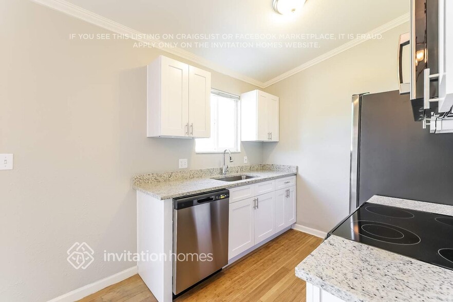 Building Photo - 4817 S Pitkin Way