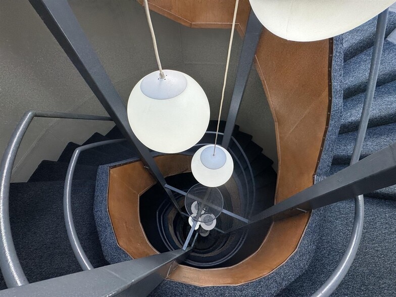 Building Photo - 348 Franklin St