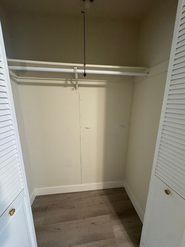 Building Photo - 2156 Market St