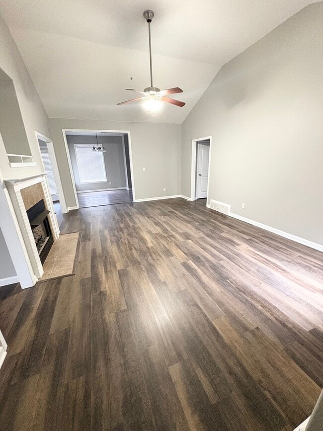 Building Photo - GlenCrossing8811