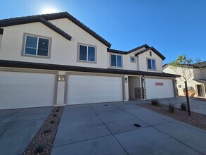 Building Photo - Discover Your Washington Dream Home!