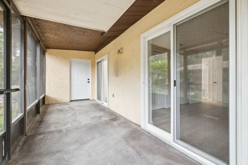 Building Photo - 2636 Sunnyside Dr
