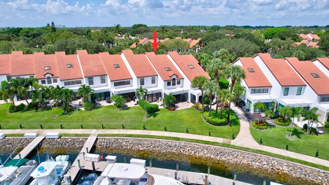 Building Photo - 2299 Treasure Isle Dr